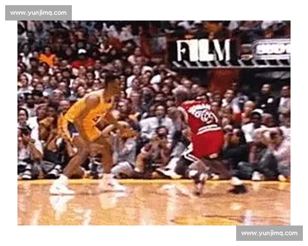 篮球急停变向:这个进攻动作竟致骨折!